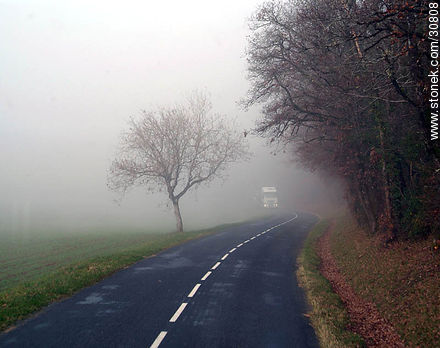 Foggy route - Region of Midi-Pyrénées - FRANCE. Photo #30808
