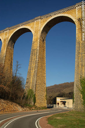 Old railroad bridge - Region of Midi-Pyrénées - FRANCE. Photo #30800