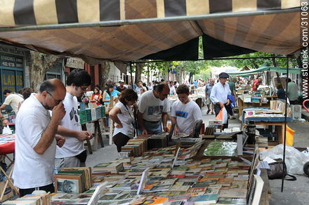 Tristan Narvaja market fair - Department of Montevideo - URUGUAY. Photo #31063