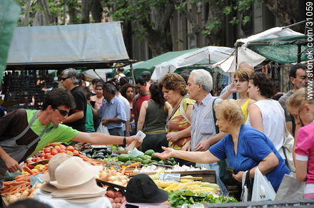Tristan Narvaja market fair - Department of Montevideo - URUGUAY. Photo #31059