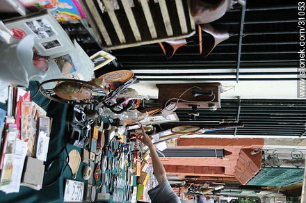 Tristan Narvaja market fair - Department of Montevideo - URUGUAY. Photo #31053