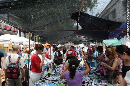 Tristan Narvaja market fair - Department of Montevideo - URUGUAY. Photo #31039
