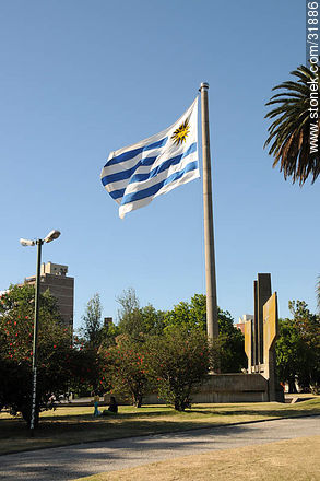 Plaza de la Bandera - Department of Montevideo - URUGUAY. Photo #31886