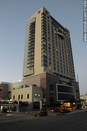 Hotel Sheraton en Punta Carretas - Departamento de Montevideo - URUGUAY. Foto No. 31856
