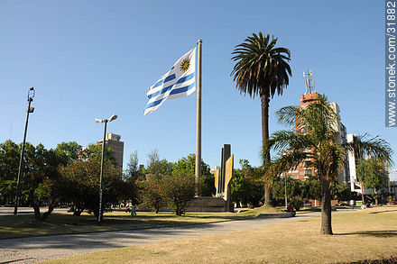 Plaza de la Bandera - Department of Montevideo - URUGUAY. Photo #31882
