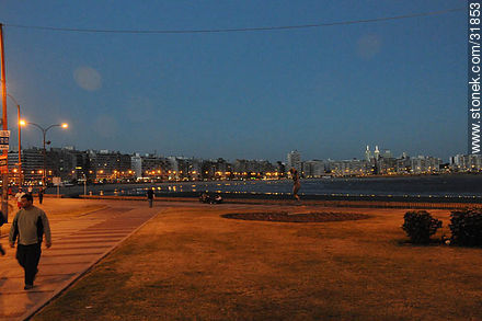 Pocitos beach and promenade - Department of Montevideo - URUGUAY. Photo #31853