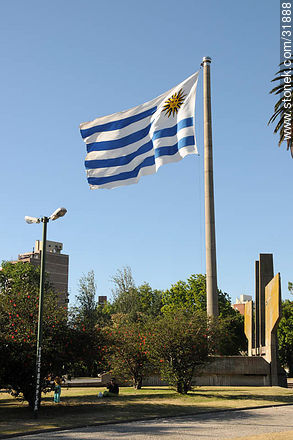 Plaza de la Bandera - Department of Montevideo - URUGUAY. Photo #31888