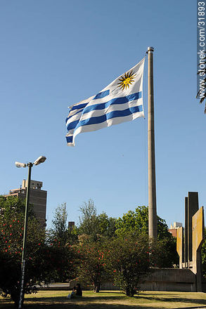 Plaza de la Bandera - Department of Montevideo - URUGUAY. Photo #31893