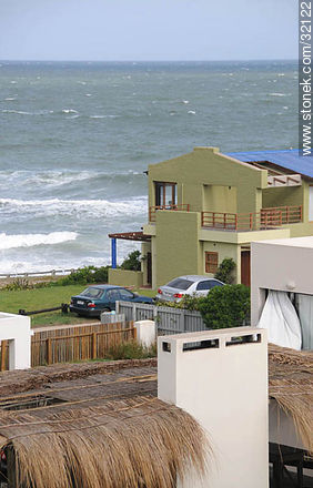 Residencias sobre el mar en José Ignacio - Punta del Este y balnearios cercanos - URUGUAY. Foto No. 32122