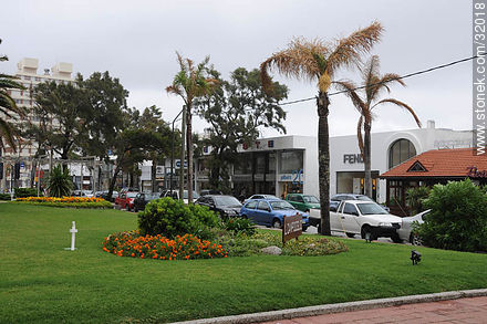 Calle 20 El Remanso. Edificio Il Campidoglio - Punta del Este y balnearios cercanos - URUGUAY. Foto No. 32018
