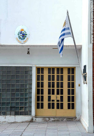 Escuela pública en la calle 18 de julio - Departamento de Tacuarembó - URUGUAY. Foto No. 32617