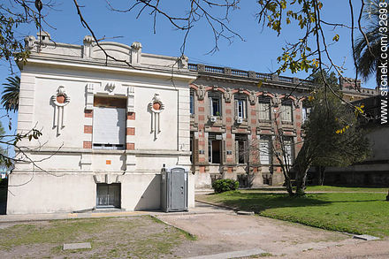 Facultad de Agronomía. - Departamento de Montevideo - URUGUAY. Foto No. 32693