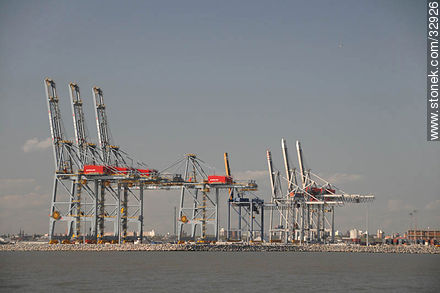 Port of Montevideo - Department of Montevideo - URUGUAY. Photo #32926