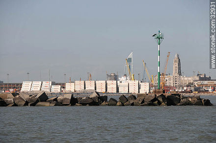 Port of Montevideo. West breakwater. - Department of Montevideo - URUGUAY. Photo #32931