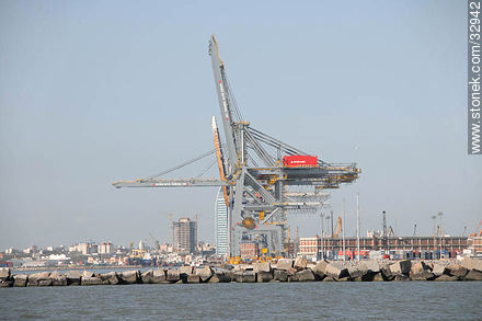 Port of Montevideo - Department of Montevideo - URUGUAY. Photo #32942