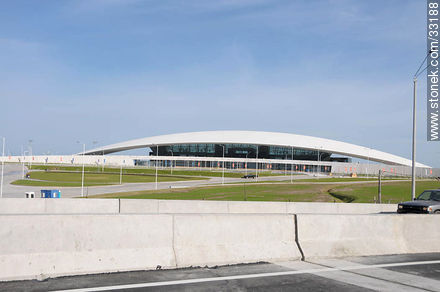 Nuevo aeropuerto de Carrasco desde la nueva ruta 101. Oct 2009. - Departamento de Canelones - URUGUAY. Foto No. 33188