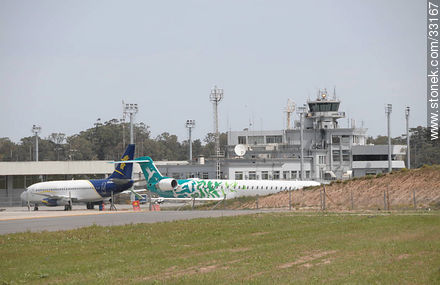 Pluna's Bombardier plane in the old Carrasco airport (Near to be out of service in november 2009) - Department of Canelones - URUGUAY. Photo #33167