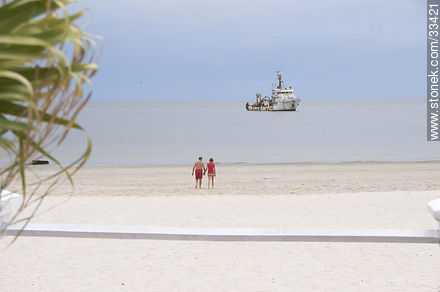 Playa de Piriápolis antes de comenzar la temporada veraniega - Departamento de Maldonado - URUGUAY. Foto No. 33421