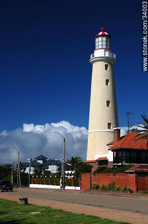 Punta del Este lighthouse - Punta del Este and its near resorts - URUGUAY. Photo #34003