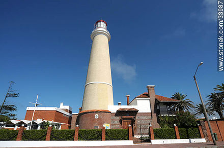 Punta del Este lighthouse - Punta del Este and its near resorts - URUGUAY. Photo #33987