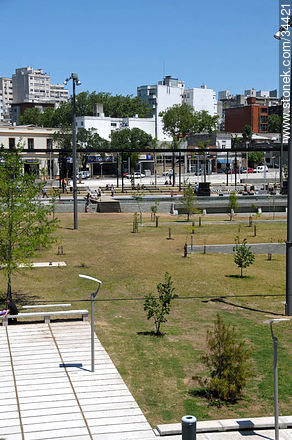 Parque Seregni.  Vista desde la calle Daniel Muñoz. - Departamento de Montevideo - URUGUAY. Foto No. 34421