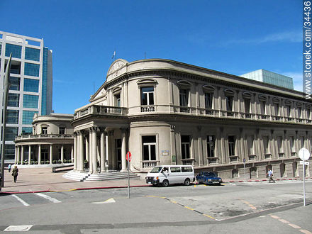 Calle Bartolomé Mitre. Teatro Solís. - Departamento de Montevideo - URUGUAY. Foto No. 34436