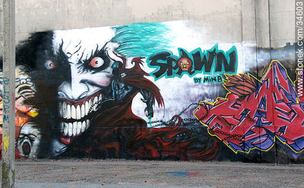 Graffitis in Buceo quarter - Department of Montevideo - URUGUAY. Photo #34603