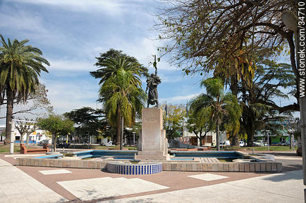 Plaza Constitución de Dolores. - Departamento de Soriano - URUGUAY. Foto No. 34710