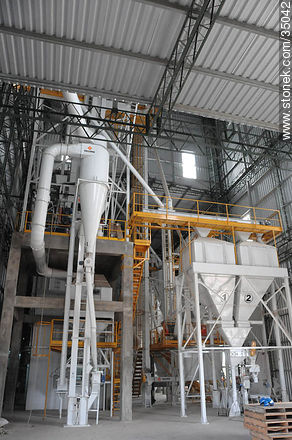 Industrial plant - Rio Negro - URUGUAY. Photo #35042