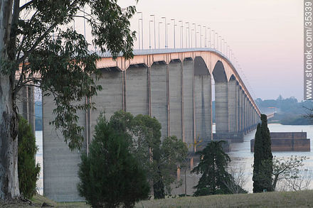 International bridge over Uruguay river - Rio Negro - URUGUAY. Photo #35339