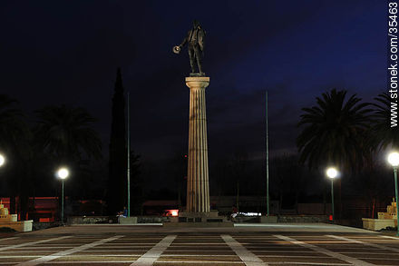 Artigas square in Fray Bentos - Rio Negro - URUGUAY. Photo #35463