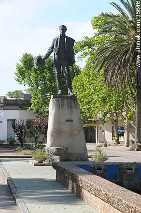 Plaza Artigas - Departamento de Durazno - URUGUAY. Foto No. 35646