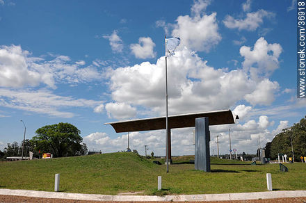 Rotonda de Termas del Daymán - Departamento de Salto - URUGUAY. Foto No. 36918