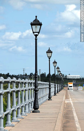 Puente sobre el Río Dayman - Departamento de Salto - URUGUAY. Foto No. 36866