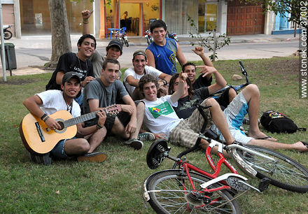 Young men - Department of Paysandú - URUGUAY. Photo #37002
