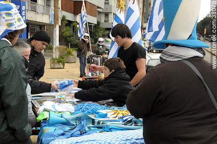 Recibimiento de la Selección Uruguaya de Fútbol en la rambla de Pocitos de Montevideo el 13 de Julio de 2010. -  - URUGUAY. Foto No. 38076