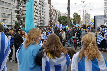 Recibimiento de la Selección Uruguaya de Fútbol en la rambla de Pocitos de Montevideo el 13 de Julio de 2010. -  - URUGUAY. Foto No. 38019