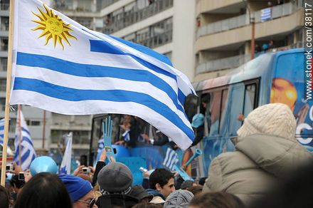 Recibimiento de la Selección Uruguaya de Fútbol en la rambla de Pocitos de Montevideo el 13 de Julio de 2010. -  - URUGUAY. Foto No. 38117
