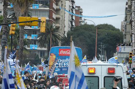 Recibimiento de la Selección Uruguaya de Fútbol en la rambla de Pocitos de Montevideo el 13 de Julio de 2010. -  - URUGUAY. Foto No. 38089