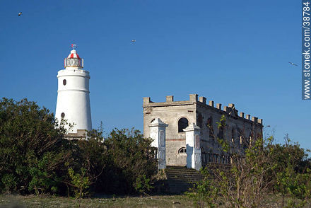 Isla de Flores lighthouse -  - URUGUAY. Photo #38784