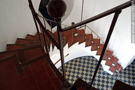 Isla de Flores lightouse spiral staircase. -  - URUGUAY. Photo #38765