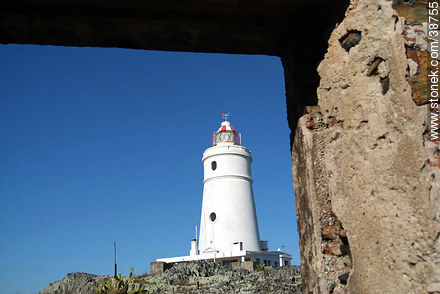 Isla de Flores lighthouse. -  - URUGUAY. Photo #38755