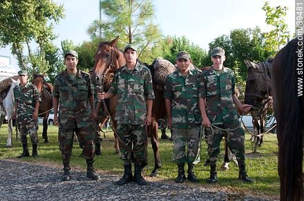 Uruguayan army backup soldiers - Tacuarembo - URUGUAY. Photo #39481