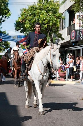Artigas and his white horse - Tacuarembo - URUGUAY. Photo #39300