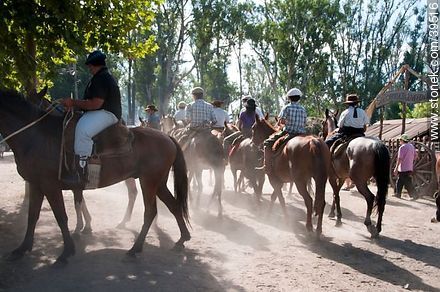 Riders on the Fiesta de la Patria Gaucha - Tacuarembo - URUGUAY. Photo #39516