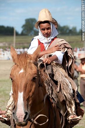 Contest of peasant boys and girls - Tacuarembo - URUGUAY. Photo #39977