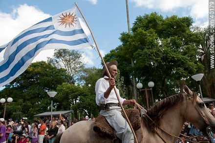 Bandera uruguaya - Departamento de Tacuarembó - URUGUAY. Foto No. 40179