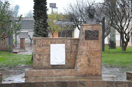 Busto a Ivo Ferreiro - Departamento de Tacuarembó - URUGUAY. Foto No. 40408