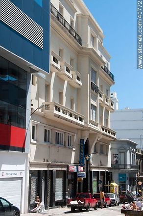 Calle Juncal - Departamento de Montevideo - URUGUAY. Foto No. 40772