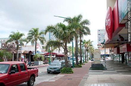Shopping Center mall at Gorlero Ave. - Punta del Este and its near resorts - URUGUAY. Photo #41017